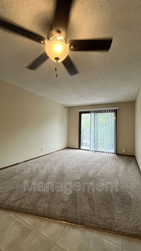 Building Photo - 3405 Holdrege St