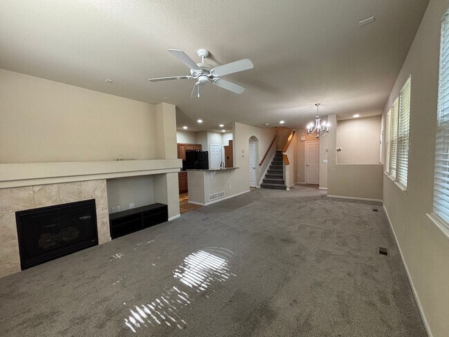 Foto del edificio - 3903 Rock Creek Dr