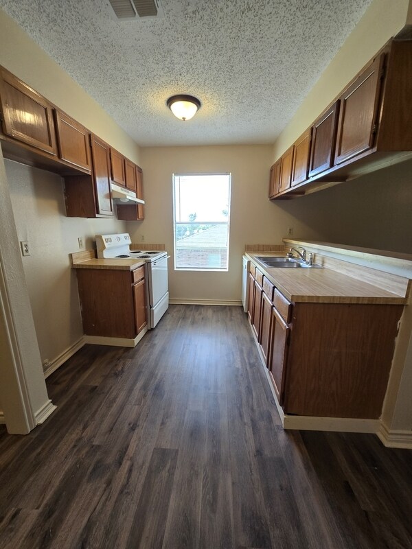 Foto del edificio - 6841 Brown St