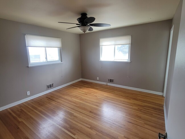 Foto del edificio - 4520 E Wyoming Pl