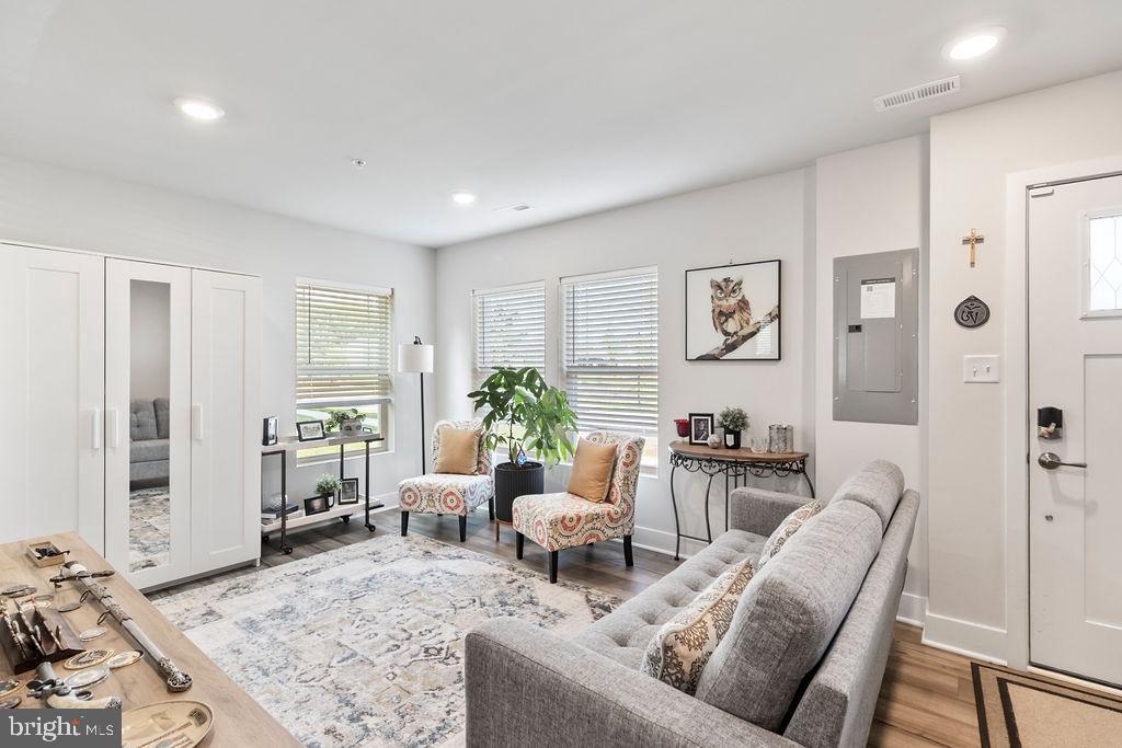 Foto principal - 6882 Barrowfield Pl