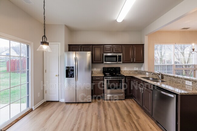Foto del edificio - 13933 Brownfield Trail Ct
