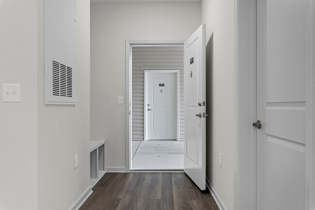 Foto del edificio - The Groves at 421 *Move In Special*