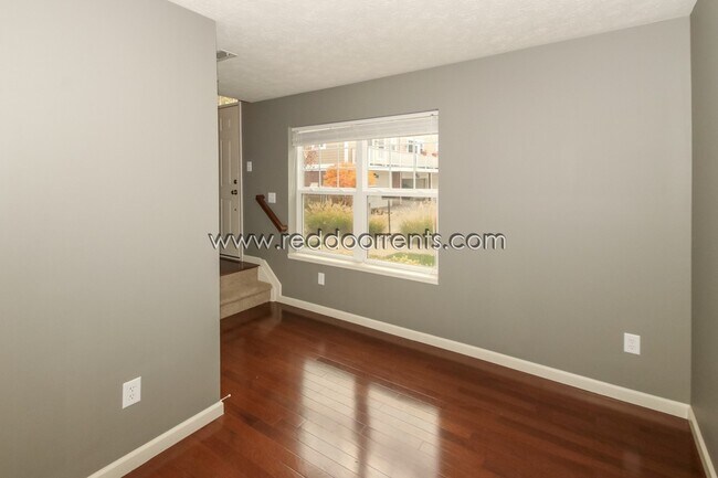 Foto del edificio - Coming Soon! Desirable Downtown Carmel