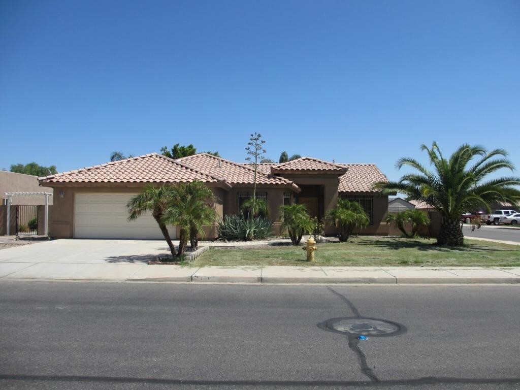 Primary Photo - 2689 S Barkley Ranch Ave