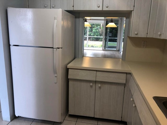 Building Photo - 698 NE Spanish River Blvd