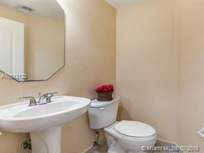 Building Photo - 4 br, 2.5 bath  - Doral Isles North
