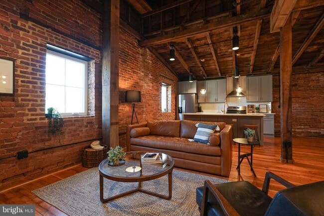 Building Photo - 437 W Grant St