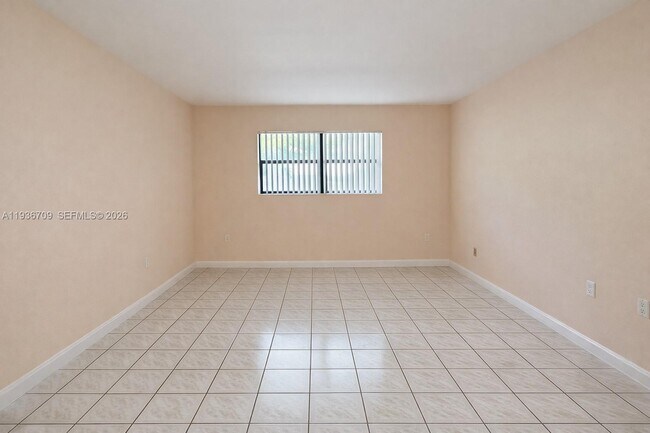 Foto del edificio - 3522 NE 166th St