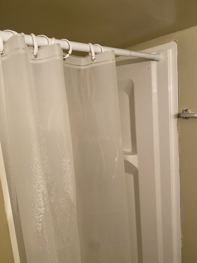 Bathroom Basement - 5643 S Green St