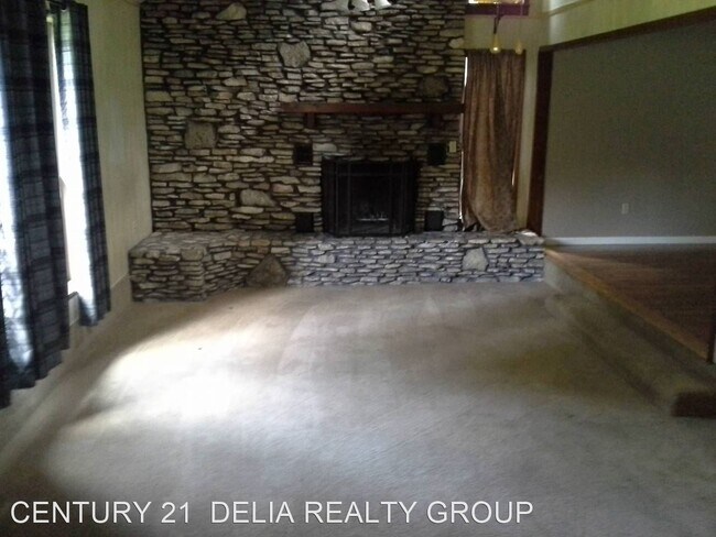 Building Photo - 3 br, 2 bath House - 1210 Rice St.