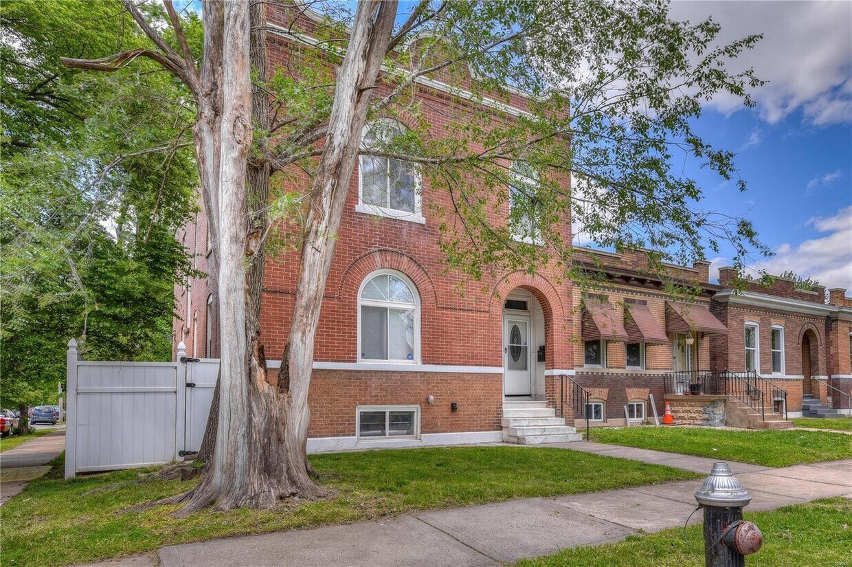 Primary Photo - 5241 Vermont Ave