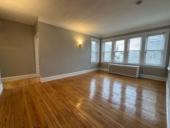 Foto del edificio - 8000 S Champlain Ave