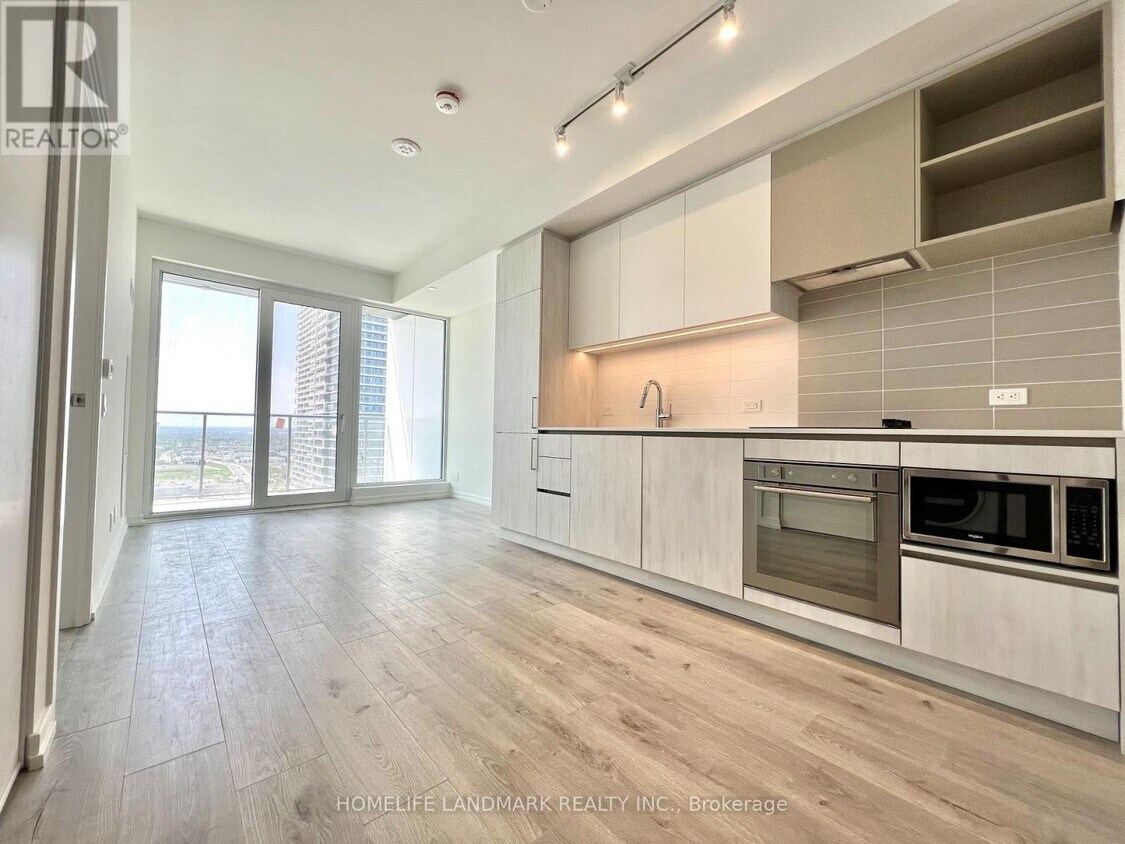 Photo principale - 7890-7890 Jane St