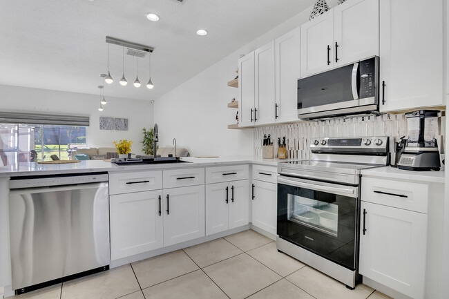 Building Photo - 3012 Bird of Paradise Ln