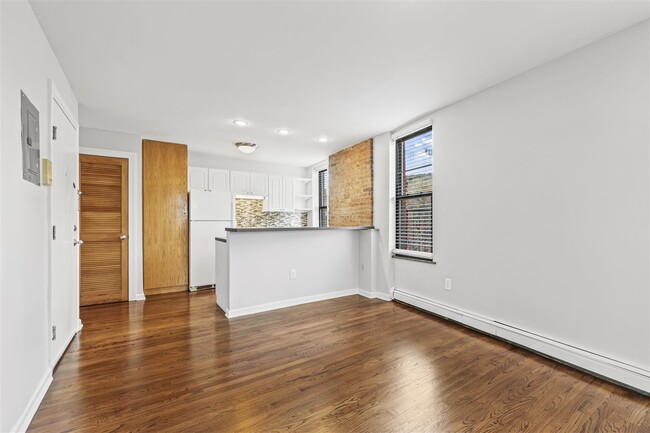 Building Photo - 540 Jersey Ave