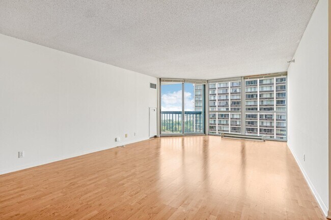 Foto del edificio - 1660 N Prospect Ave