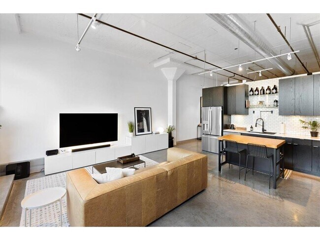 Foto del edificio - 730 Stinson Blvd NE