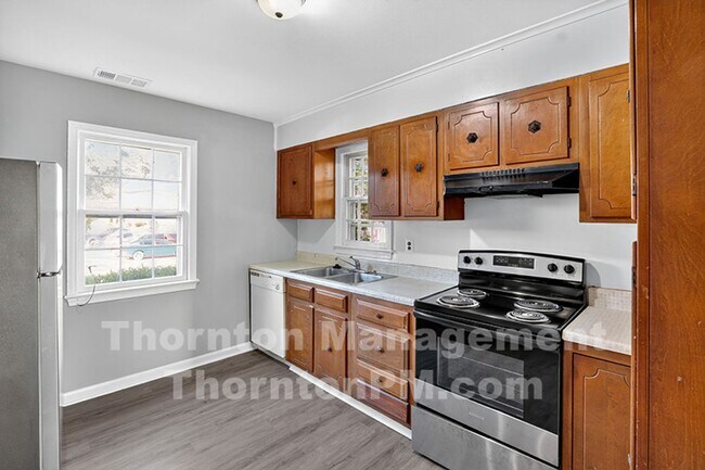 Foto del edificio - Newly Remodeled 3 Bedroom Townhouse