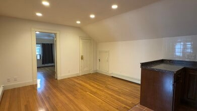 Building Photo - 144 Winchester St