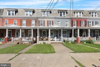 Building Photo - 536 S Fourth St
