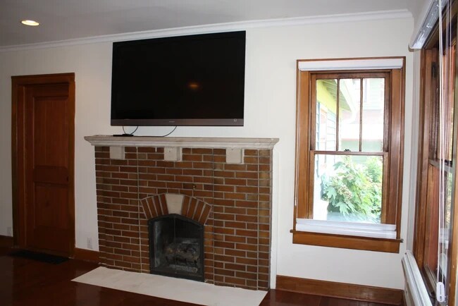 Foto del edificio - 810 E 1st St