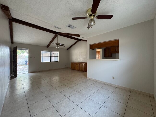 Foto del edificio - 1821 Norma Ln