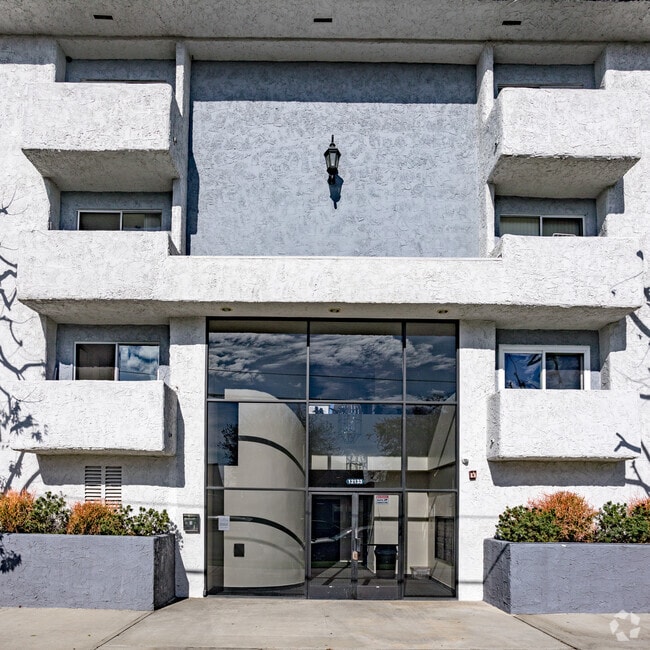 Building Photo - Mitchell Arms Apts.