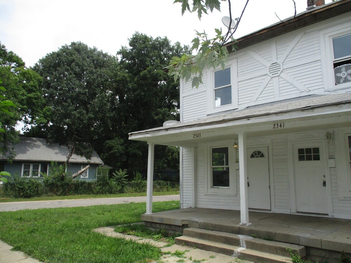 Primary Photo - 2343 Adams St