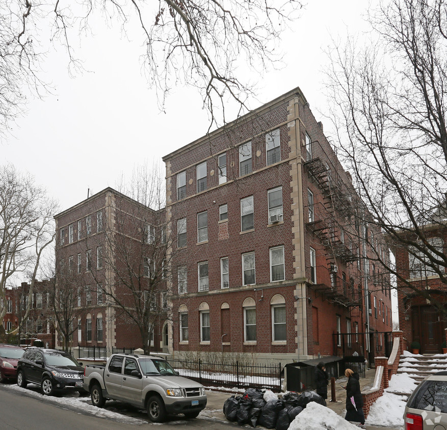 Primary Photo - 520 Crown