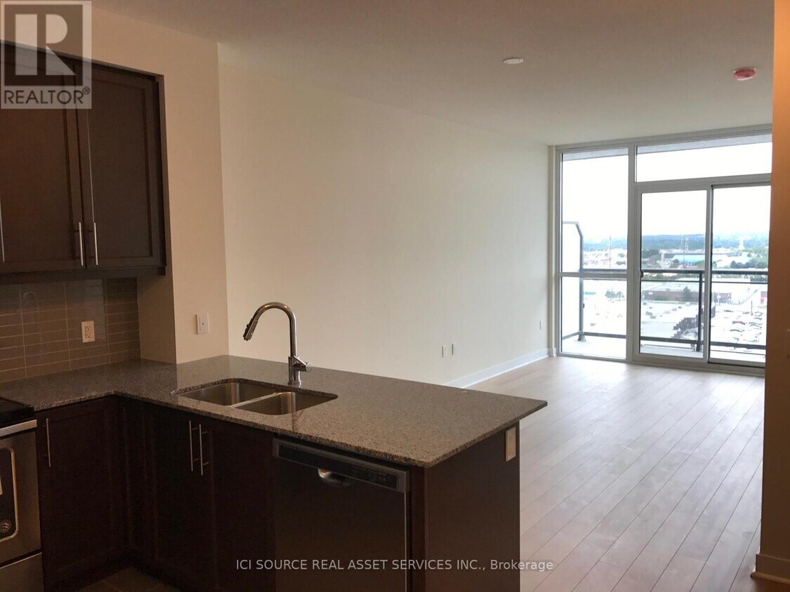 Primary Photo - 3975-3975 Grand Park Dr