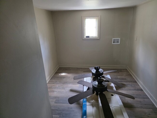 Building Photo - 2 bed/1 bath House Under Renovations