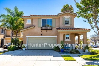 Building Photo - 708 Entrada Dr