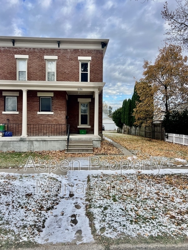 Building Photo - 1626 Dodge St