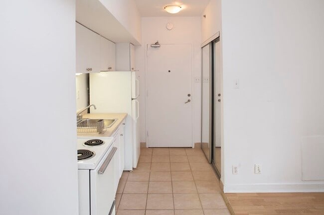 Building Photo - 3455 Rue Aylmer