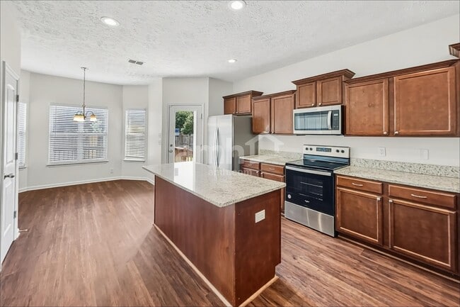 Building Photo - 3331 Foxside Ln