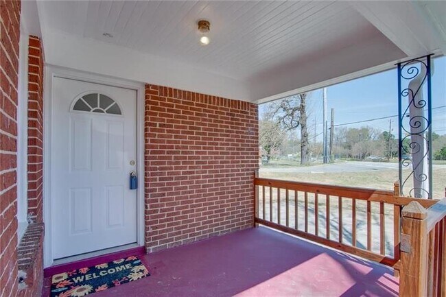 Building Photo - 5085 Chamblee Tucker Rd