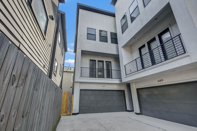 Photo - Modern Comfort Meets City Living — 3-Story Townhome Ready Now!