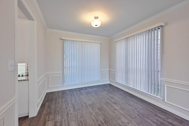 Foto del edificio - 1917 Brook Ln