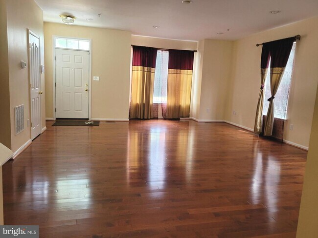Building Photo - 11712 Gunners Dr