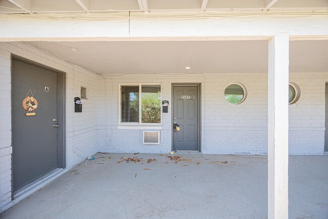 Building Photo - 1507 E Harvard St