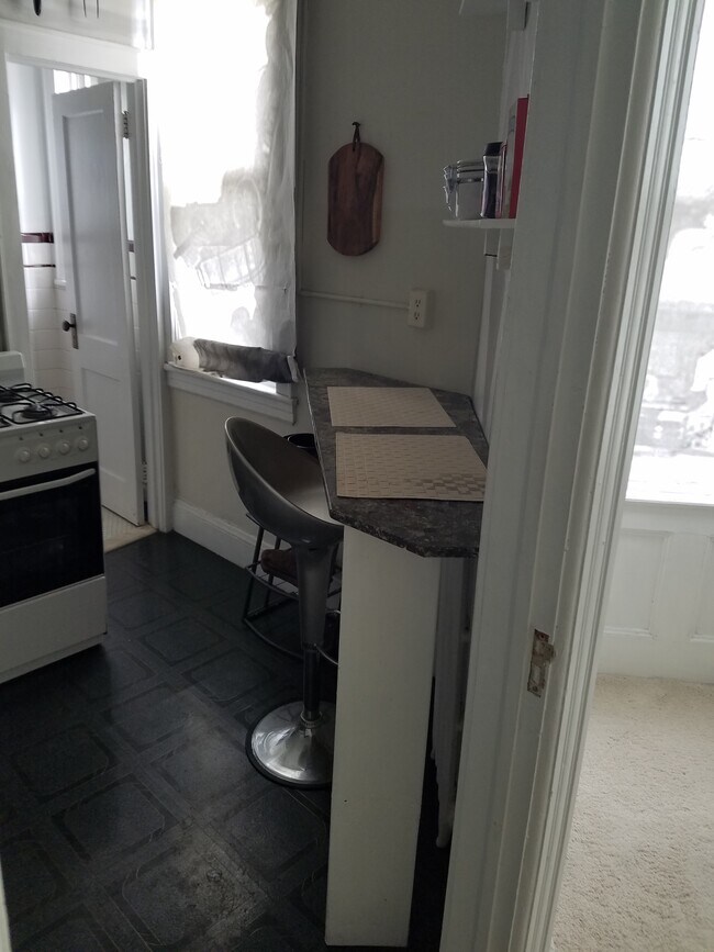Kitchen - 1801 Summit Ave