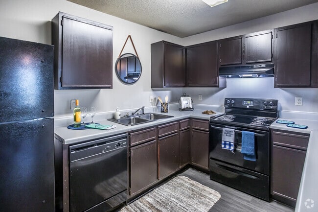 1HAB, 1BA - 700SF - Greenway Apartments