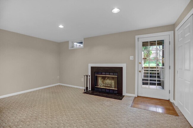 Foto del edificio - Charming 3-Bedroom Townhome for Rent in Abingdon, MD – Style, Space & Comfort!