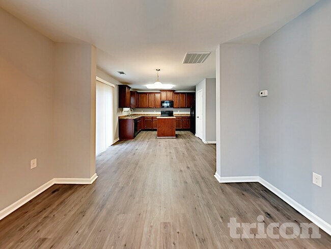 Building Photo - 311 Lind Point Ln