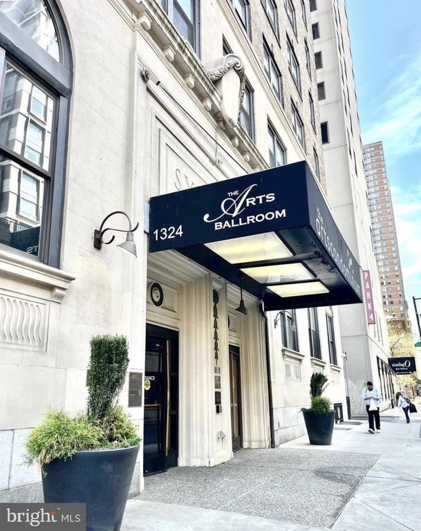 Foto del edificio - 1324 Locust St