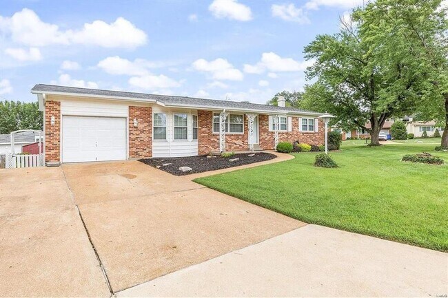 Building Photo - 9511 Antigo Dr