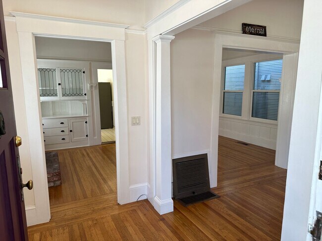 Foto del edificio - Great Home Located in the Pill Hill Neighborhood