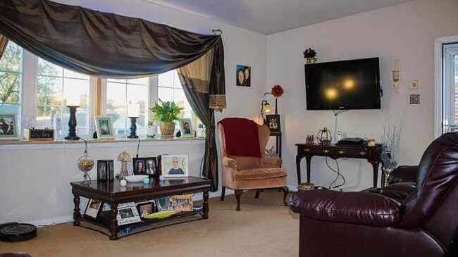 Building Photo - 542 Wartman St