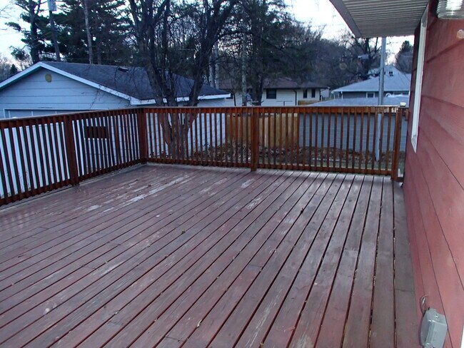 Foto del edificio - 2527 23rd Ave NW